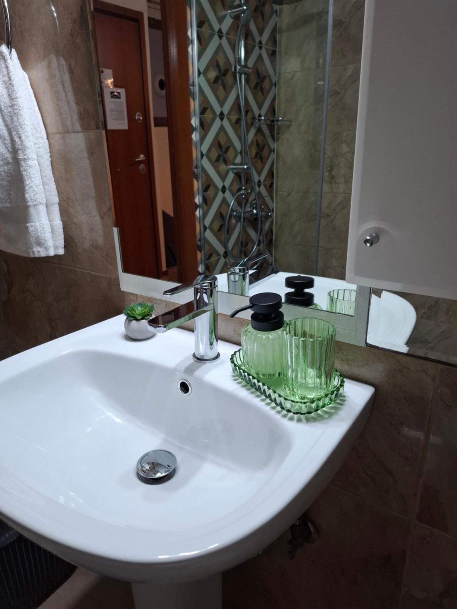 Anna Maria Greek Filoxenia Apartment พีเรียส ภายนอก รูปภาพ